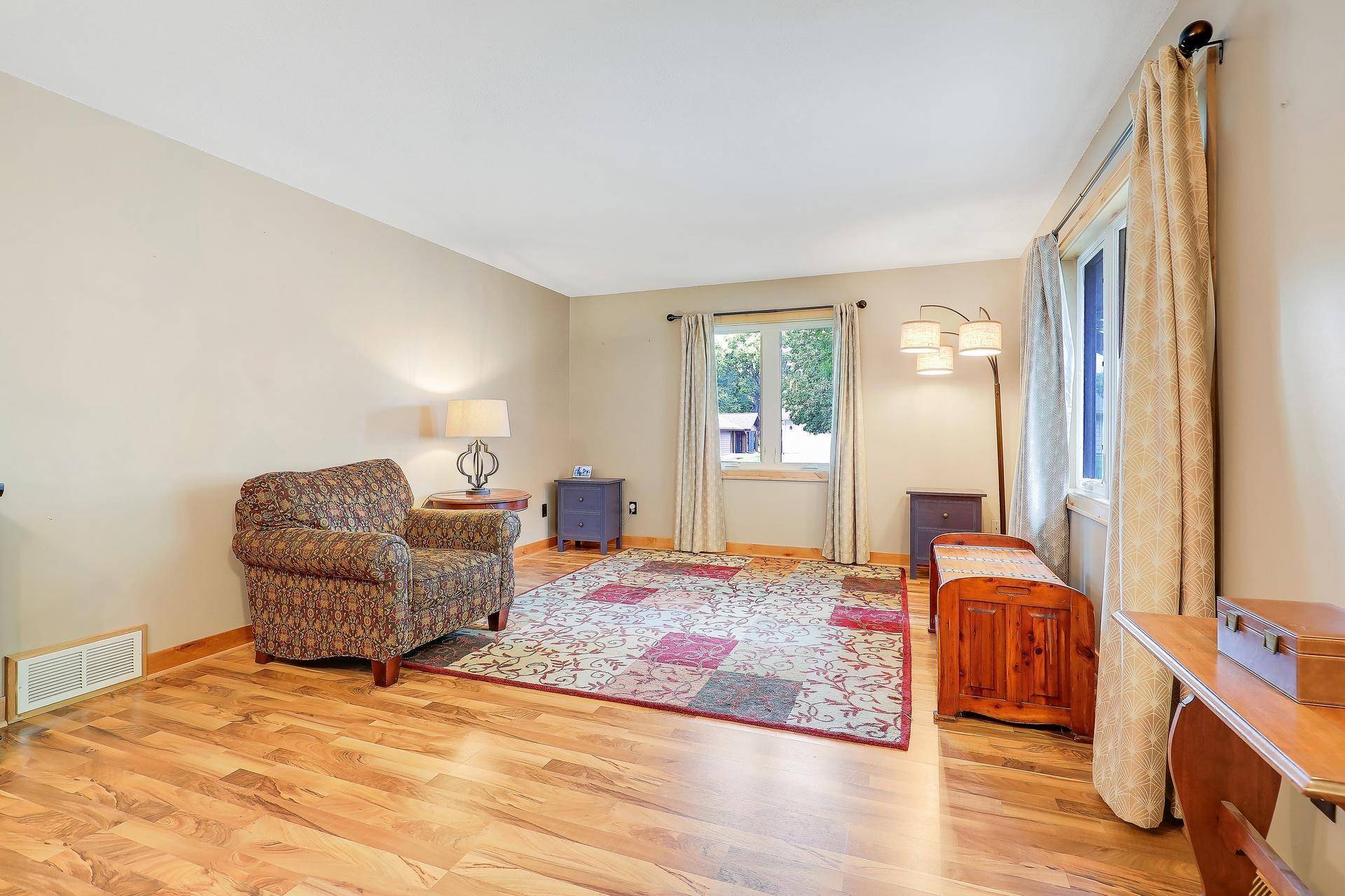 1065 Minnesota ST S, Shakopee, MN 55379