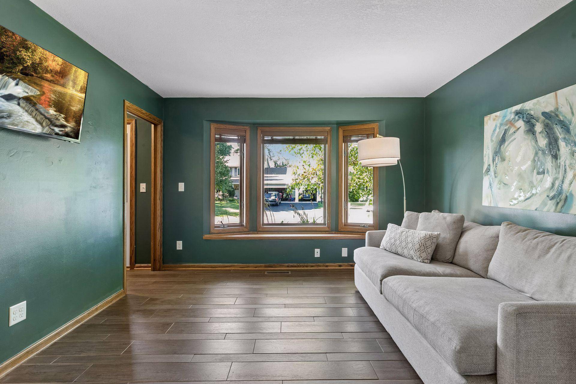 4166 Parkridge DR, White Bear Lake, MN 55110