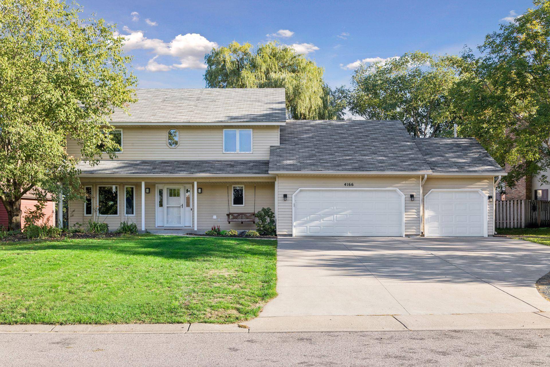 4166 Parkridge DR, White Bear Lake, MN 55110