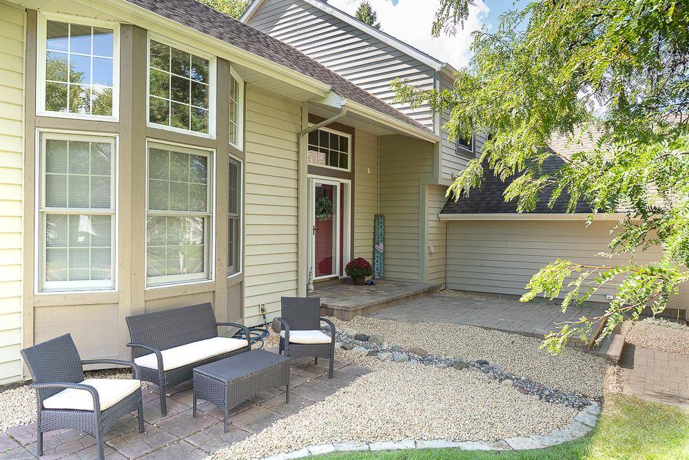 726 Camberwell DR, Eagan, MN 55123