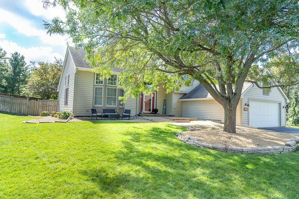 726 Camberwell DR, Eagan, MN 55123