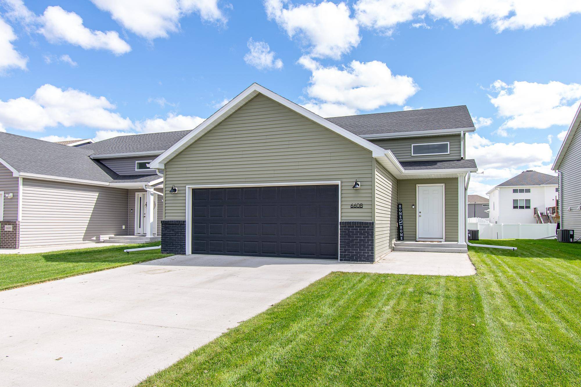 6608 27th ST S, Fargo, ND 58104