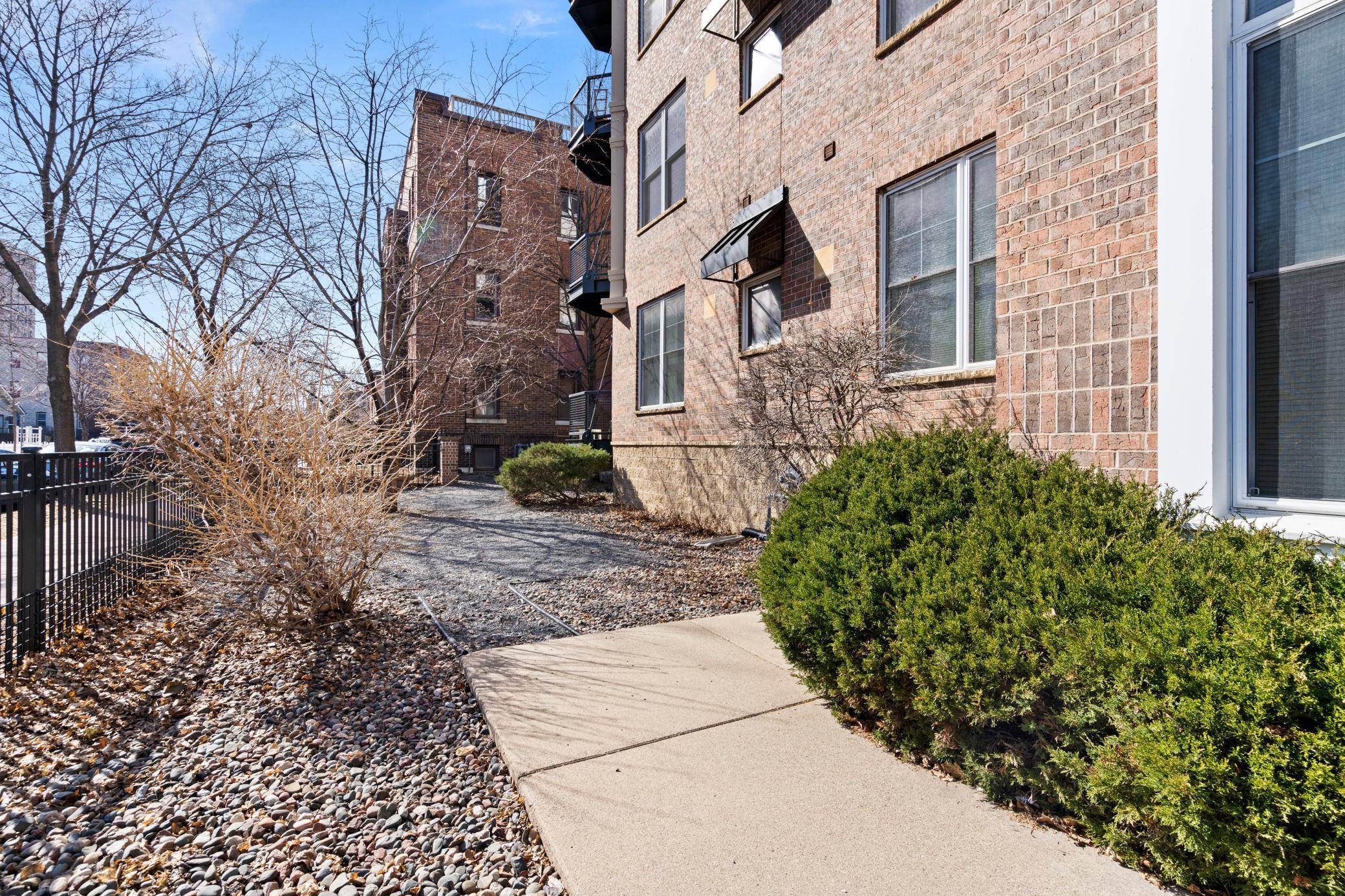 1800 Clinton AVE #407, Minneapolis, MN 55404
