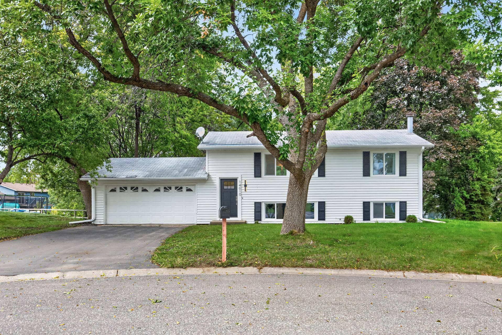 14010 38th AVE N, Plymouth, MN 55447