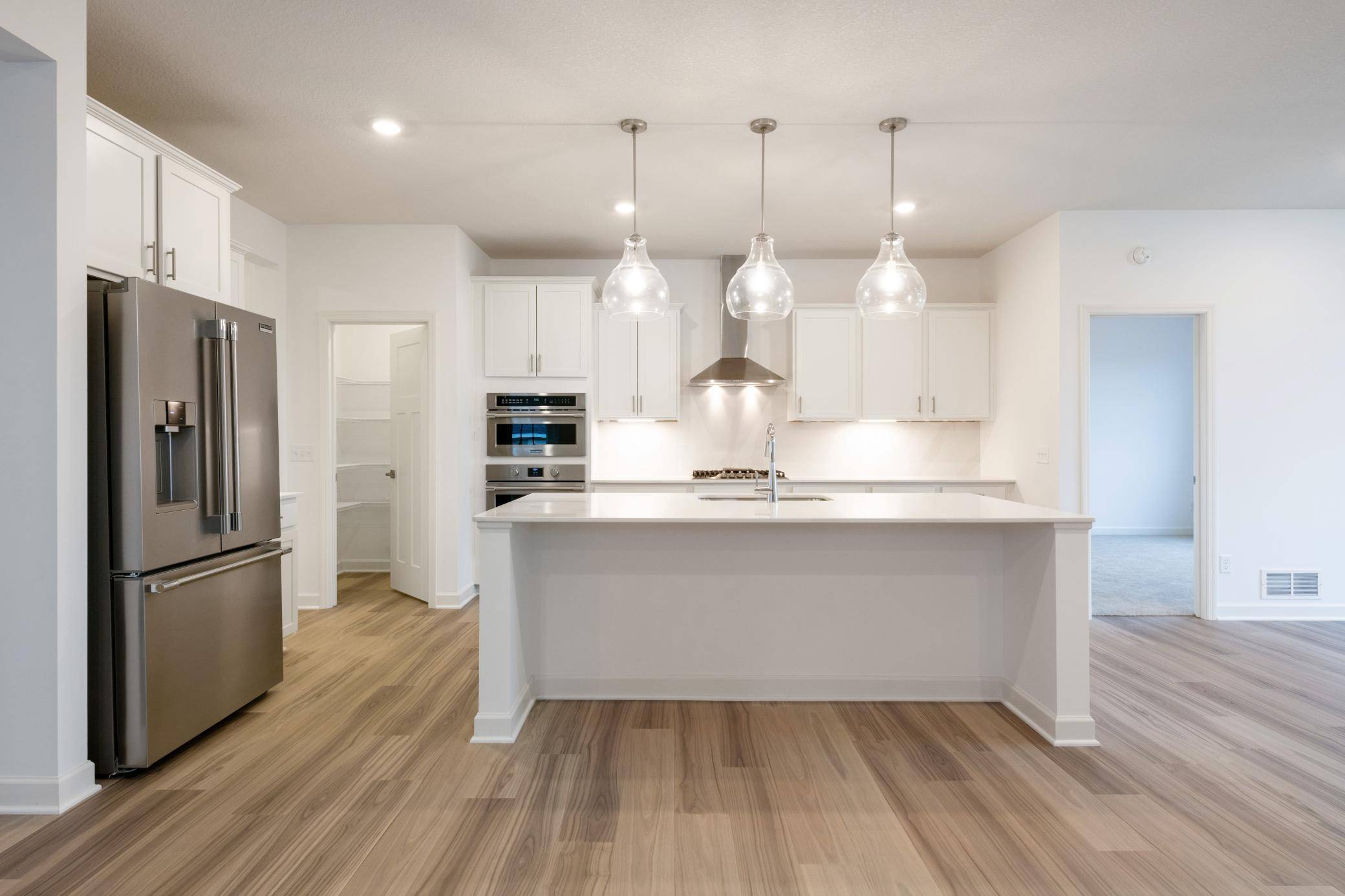 5180 Long Pointe Bay, Woodbury, MN 55129