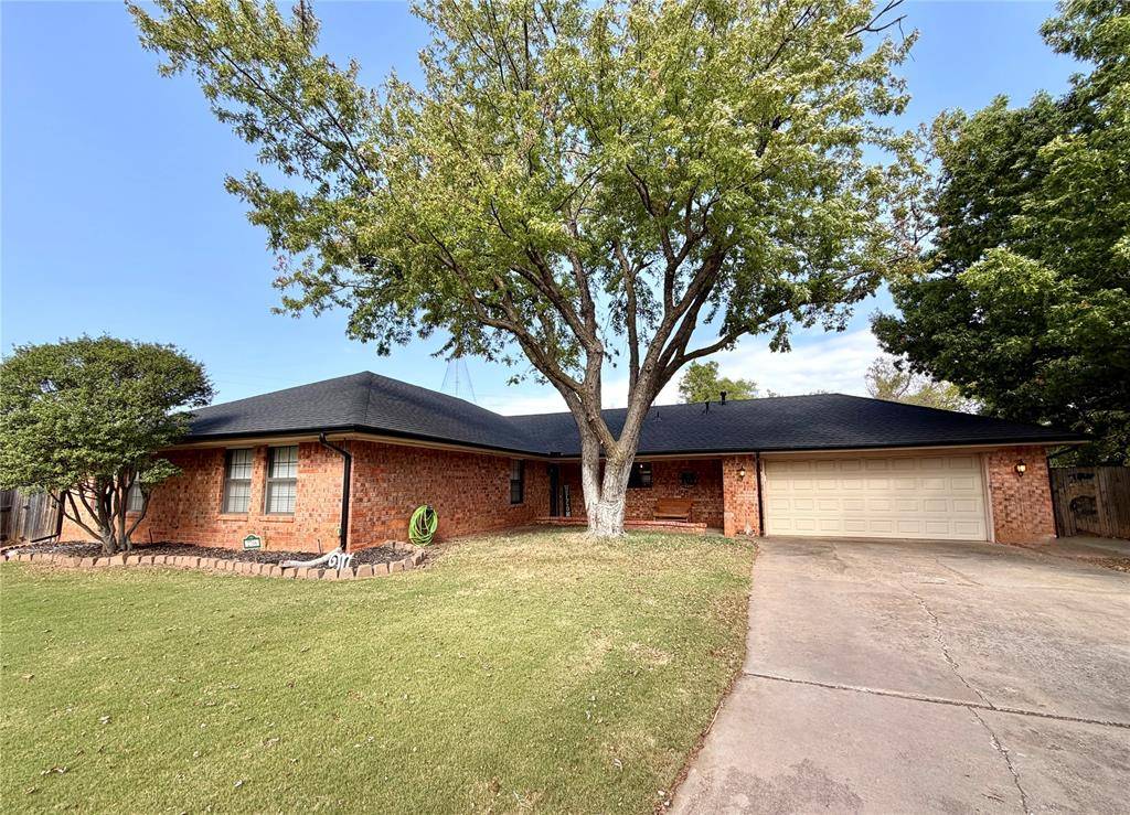 2706 Timber CT, Chickasha, OK 73018