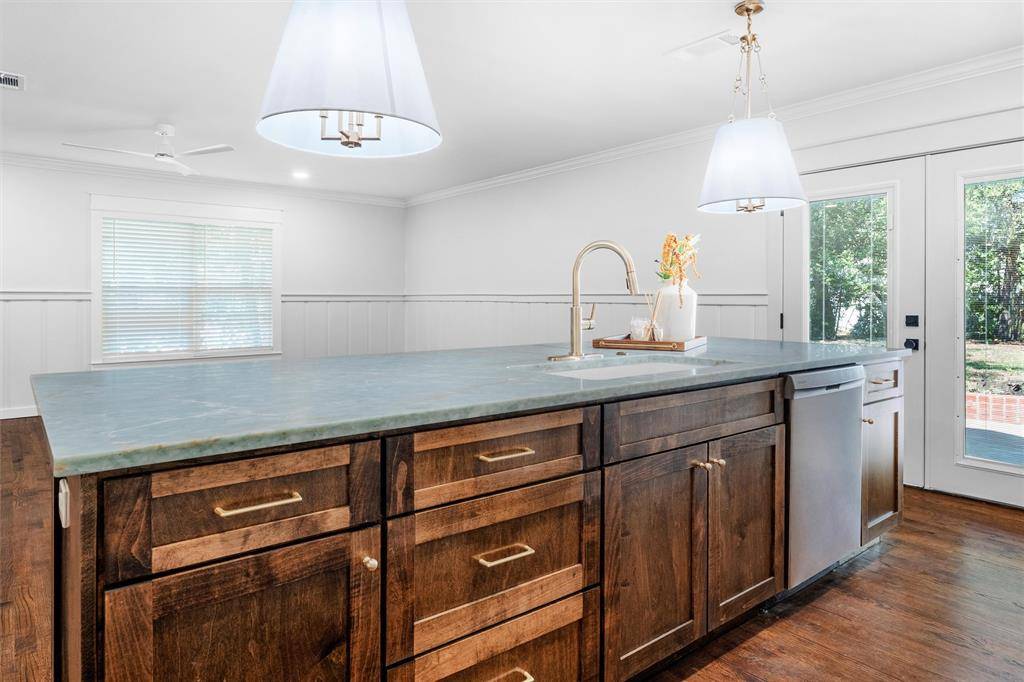 3409 Clary Avenue, Fort Worth, TX 76111
