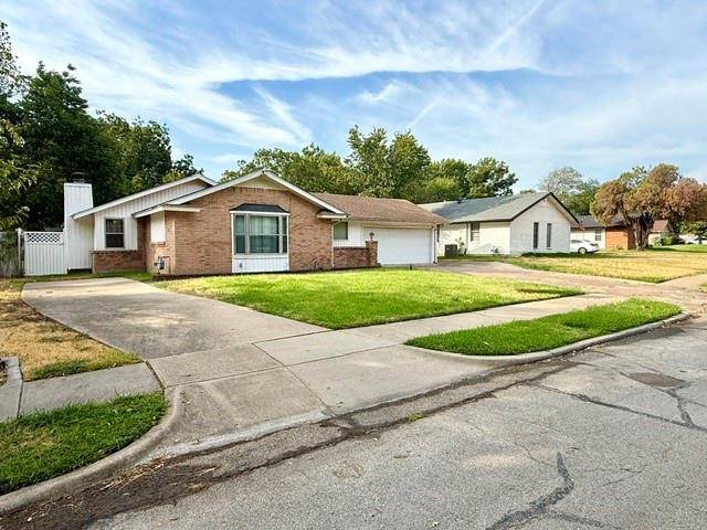 1924 Canterbury Street, Irving, TX 75062