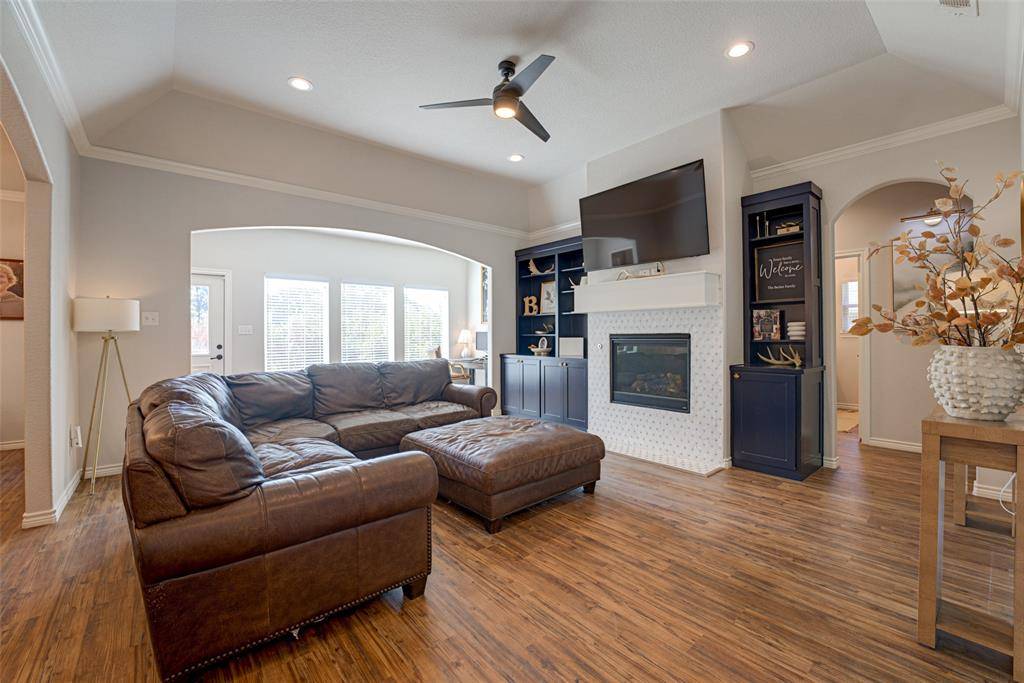 101 Lighthouse Lane, Mabank, TX 75143