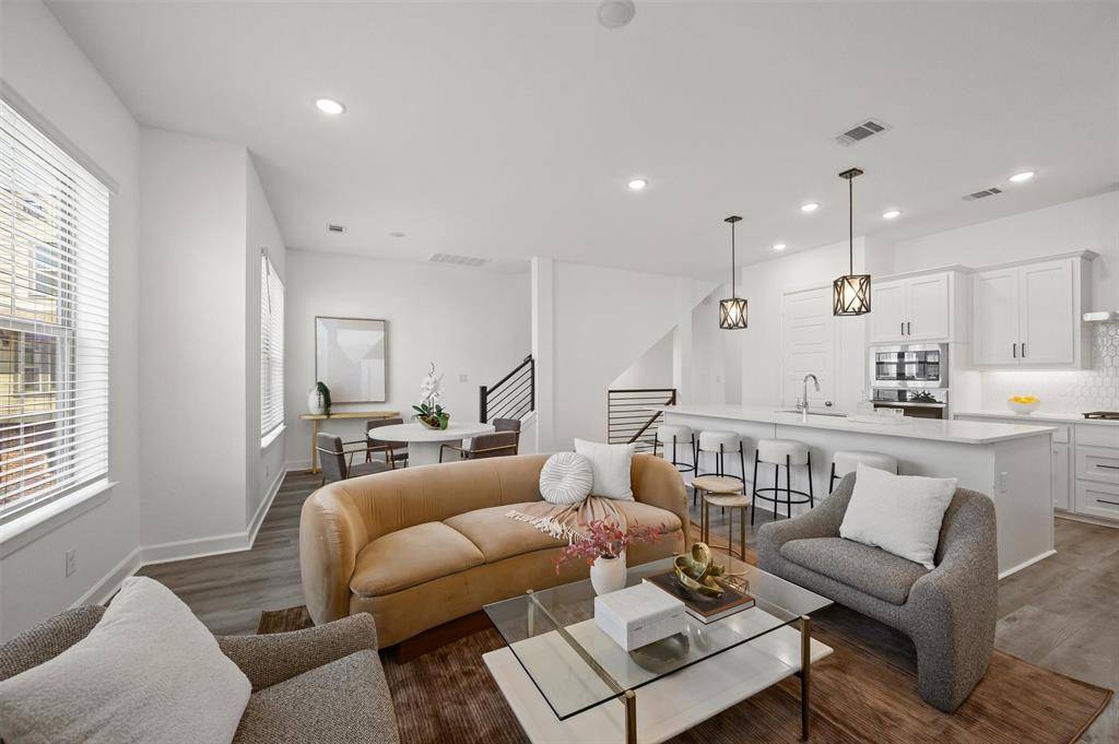 1047 Manacor Lane, Dallas, TX 75212