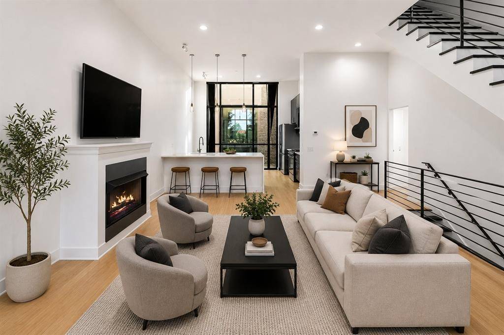 3200 Thomas Avenue #F, Dallas, TX 75204