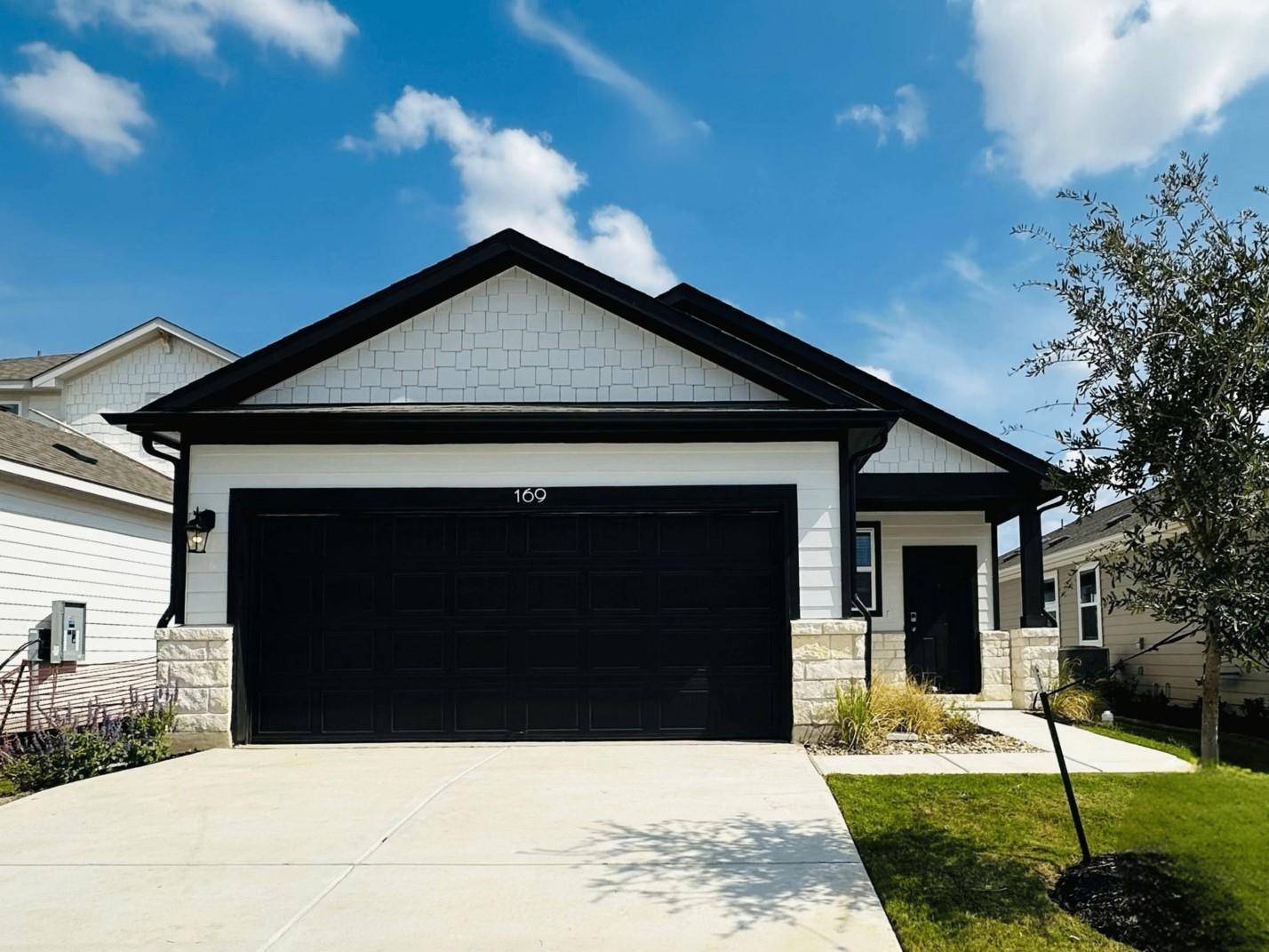 169 Tolo DR, Elgin, TX 78621