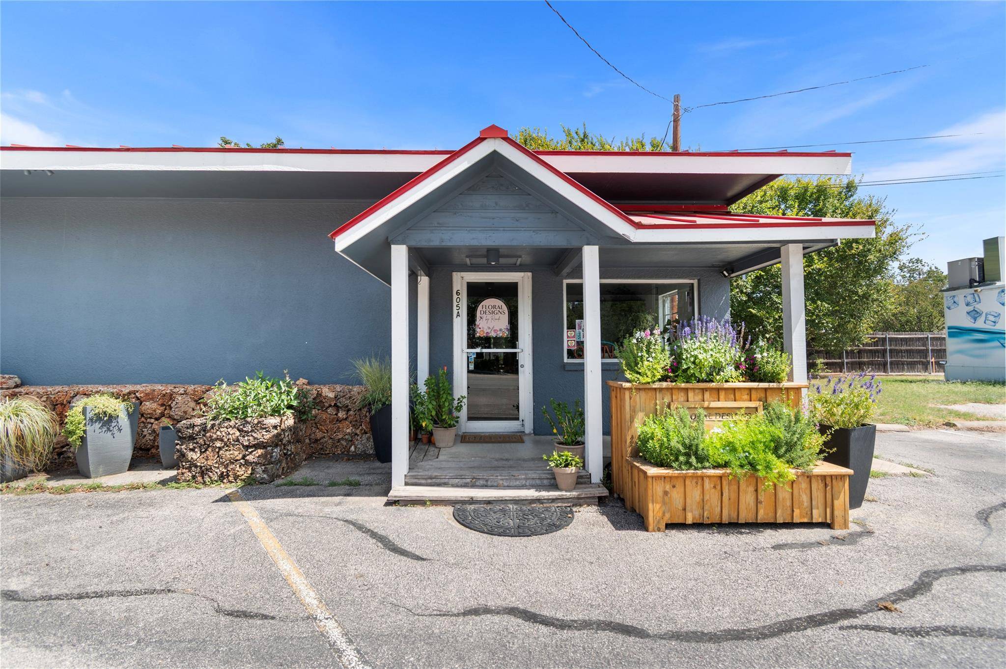 605 N Water ST, Burnet, TX 78611