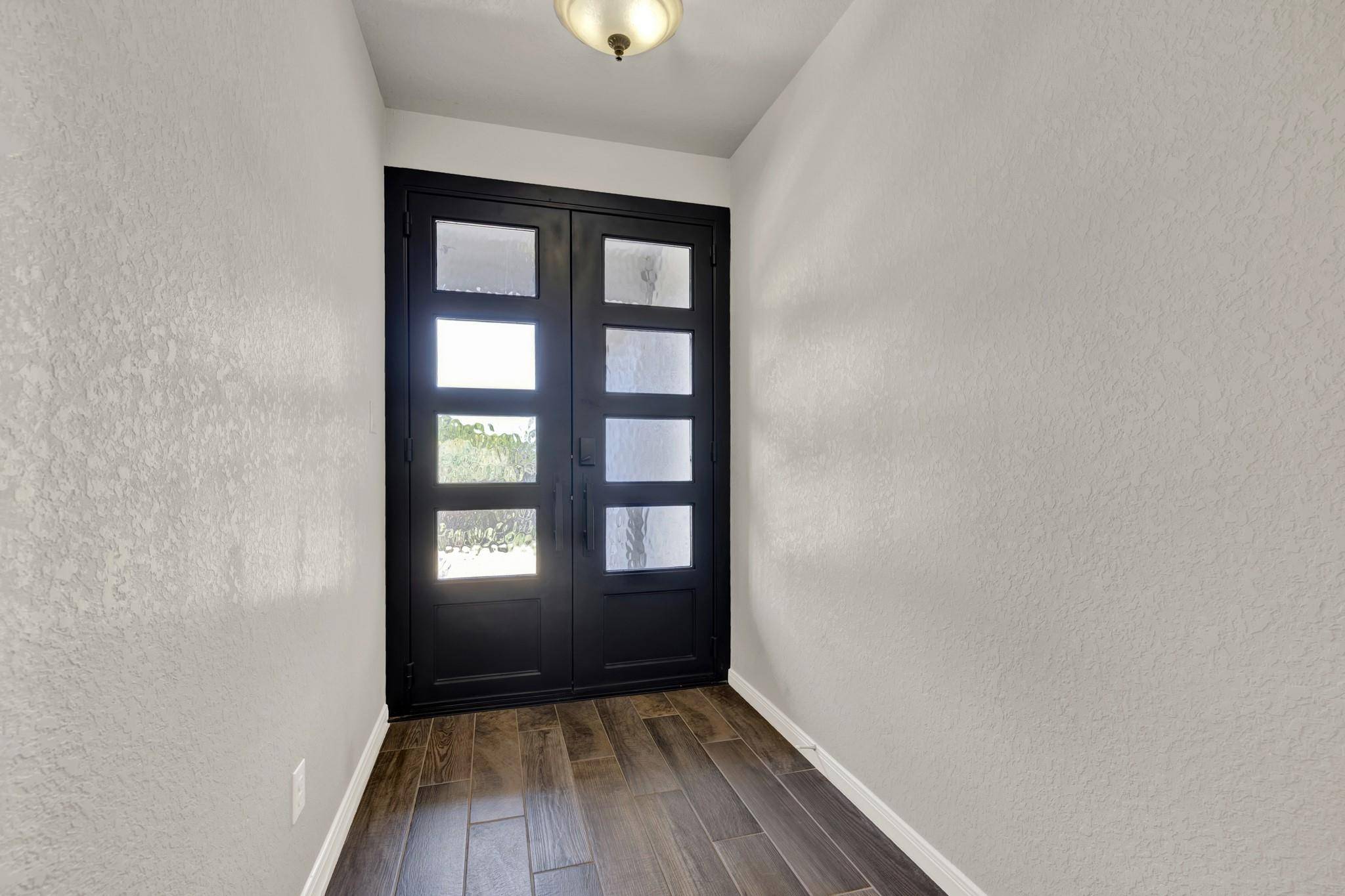 570 Forest CRST, Canyon Lake, TX 78133