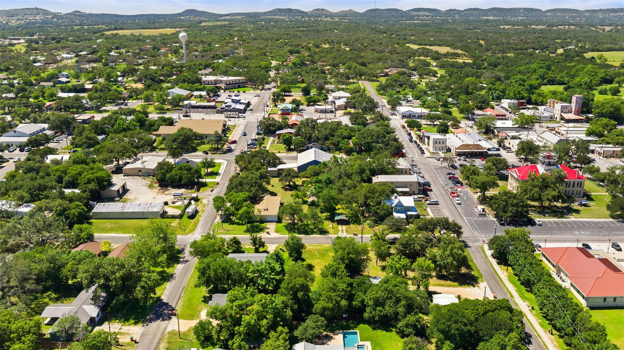 203 E Cypress ST, Johnson City, TX 78636