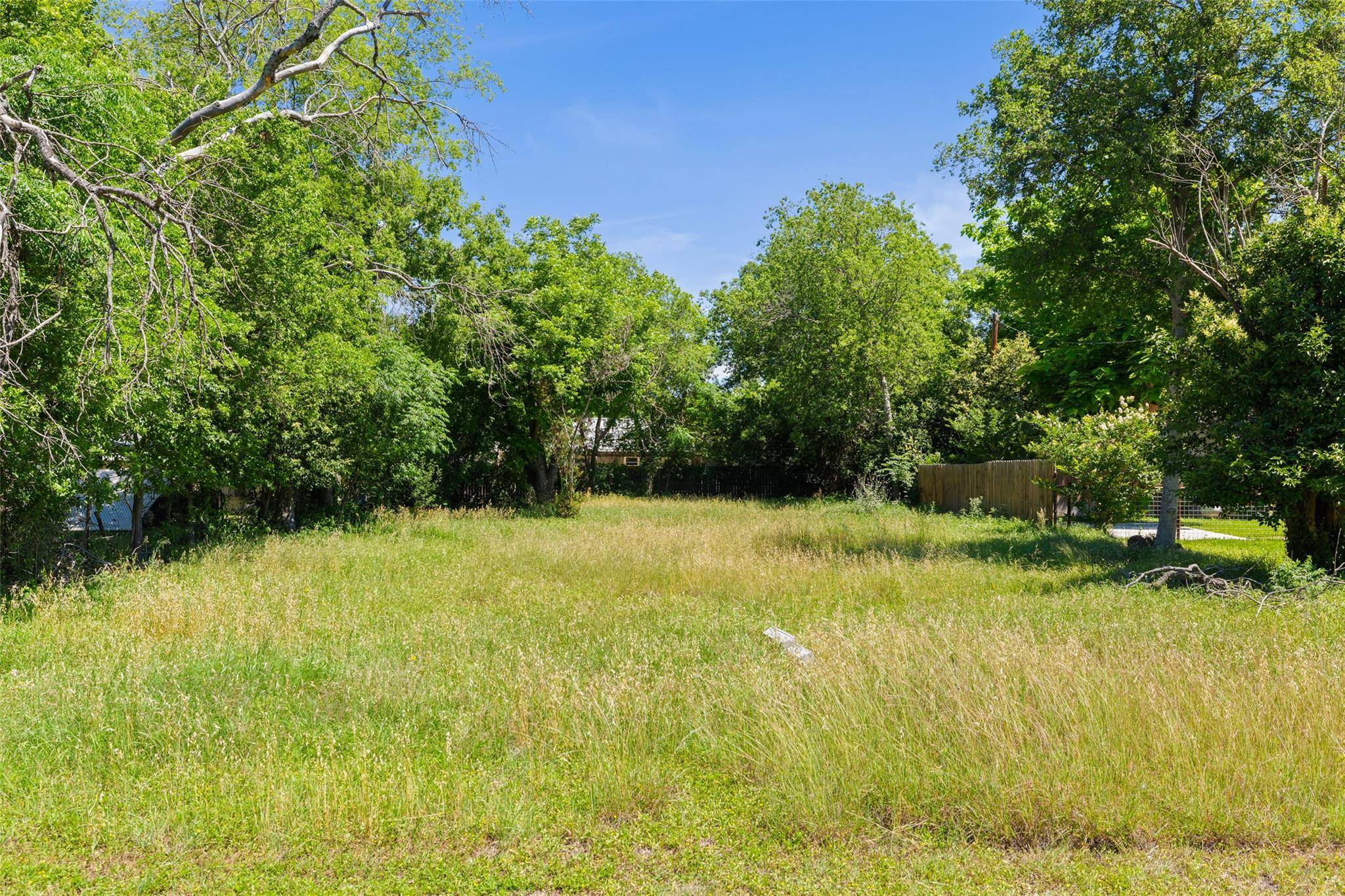 203 E Cypress ST, Johnson City, TX 78636