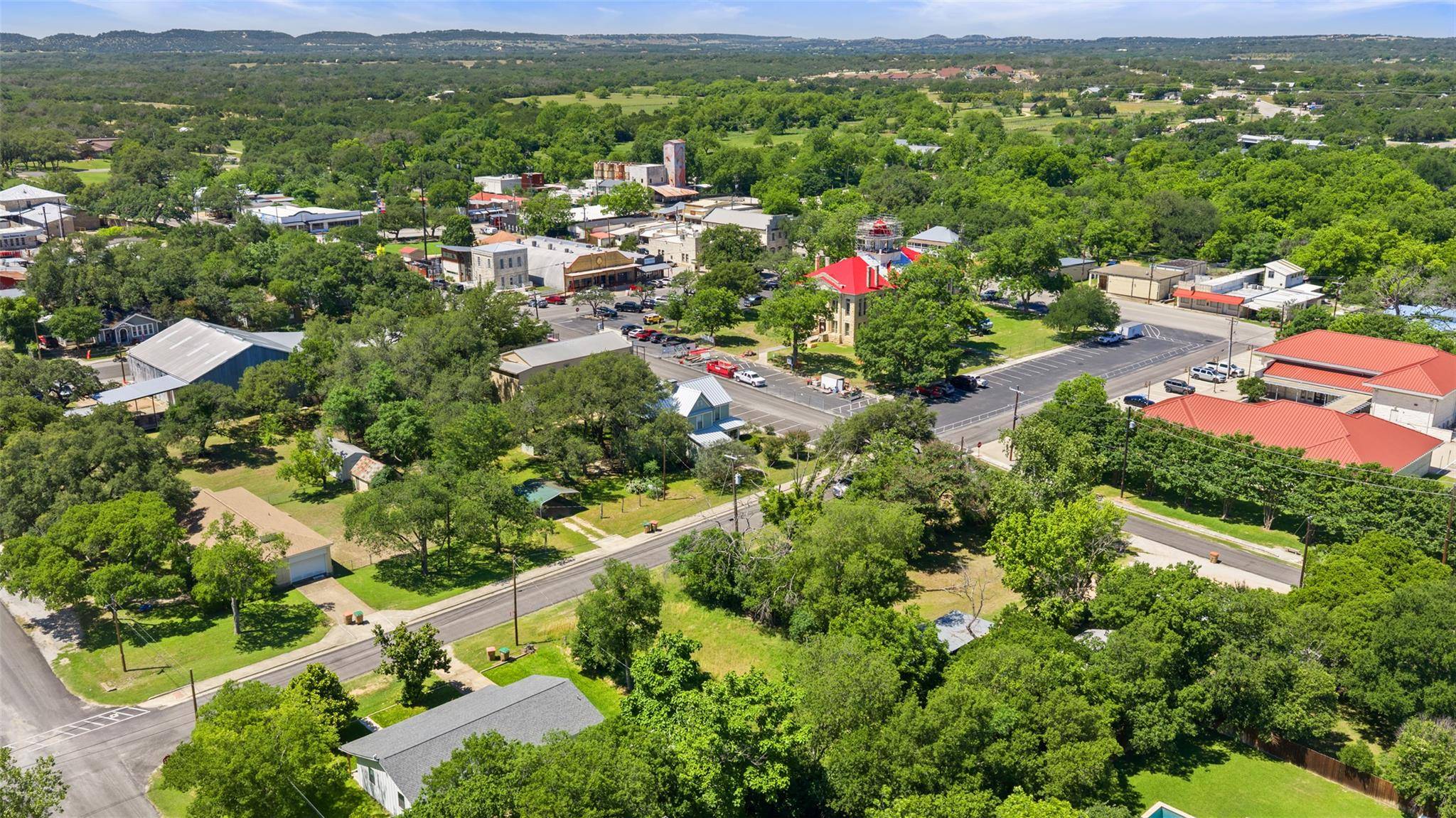 203 E Cypress ST, Johnson City, TX 78636