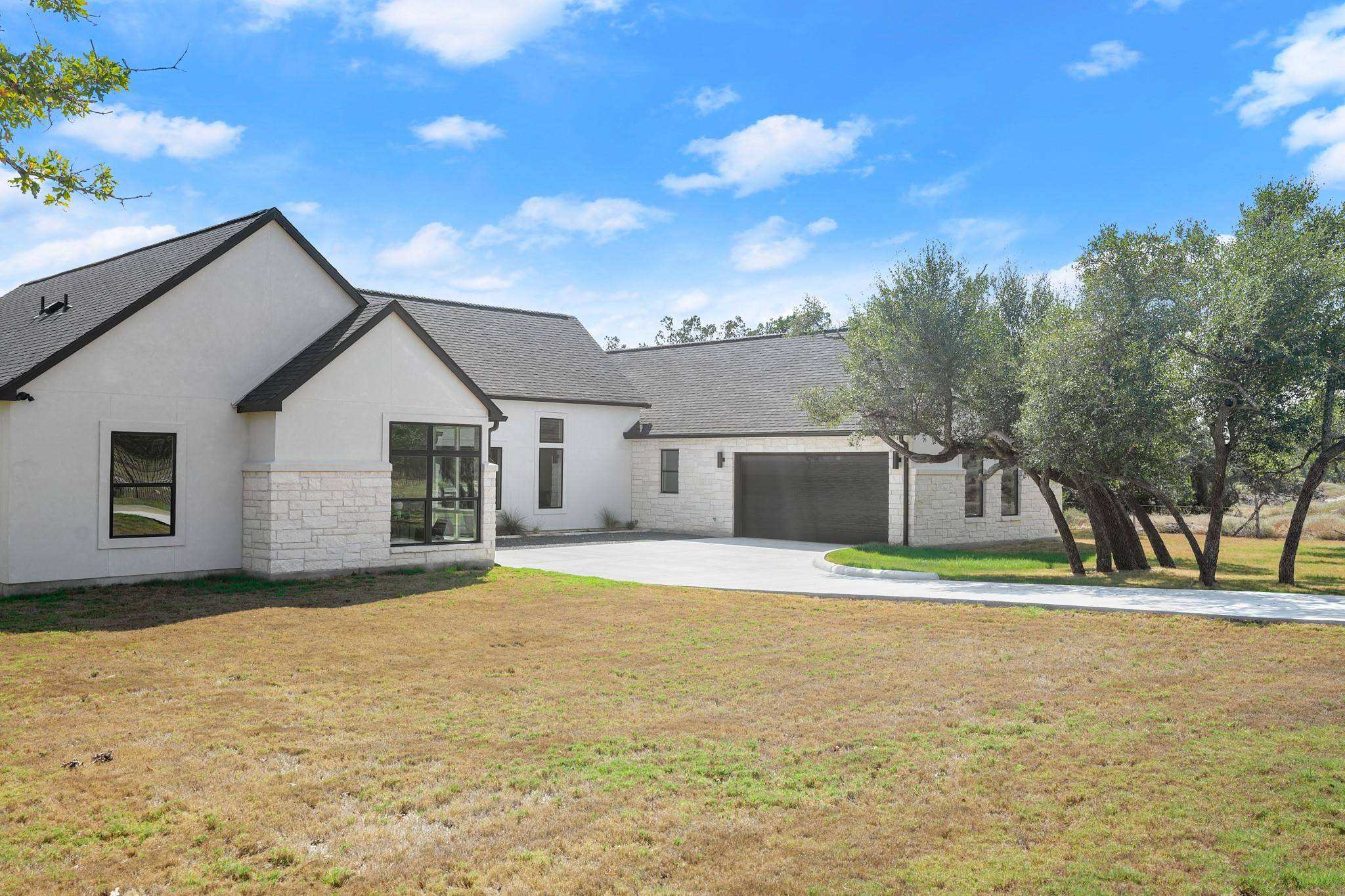 153 Bryce LN, Dripping Springs, TX 78620