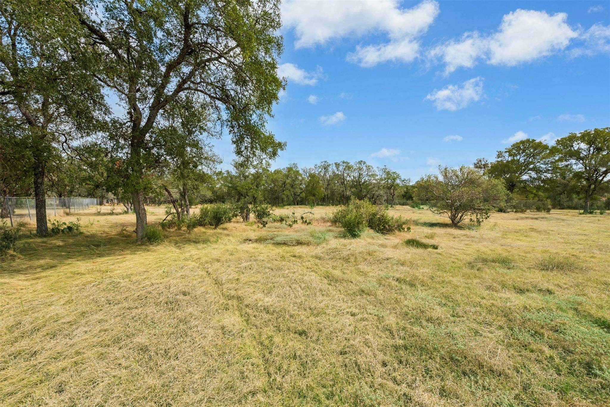 30 Country Oaks DR, Buda, TX 78610