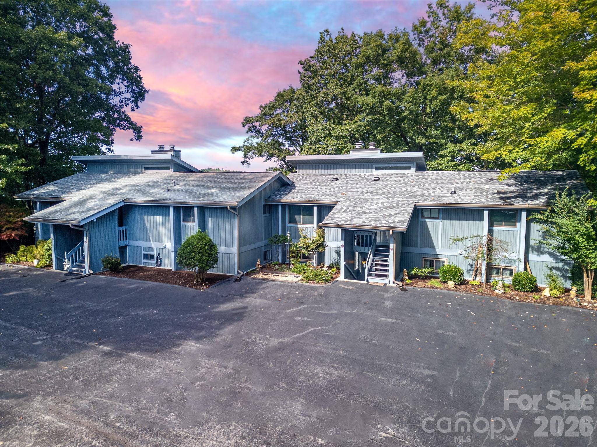 210 Tinequa DR, Brevard, NC 28712