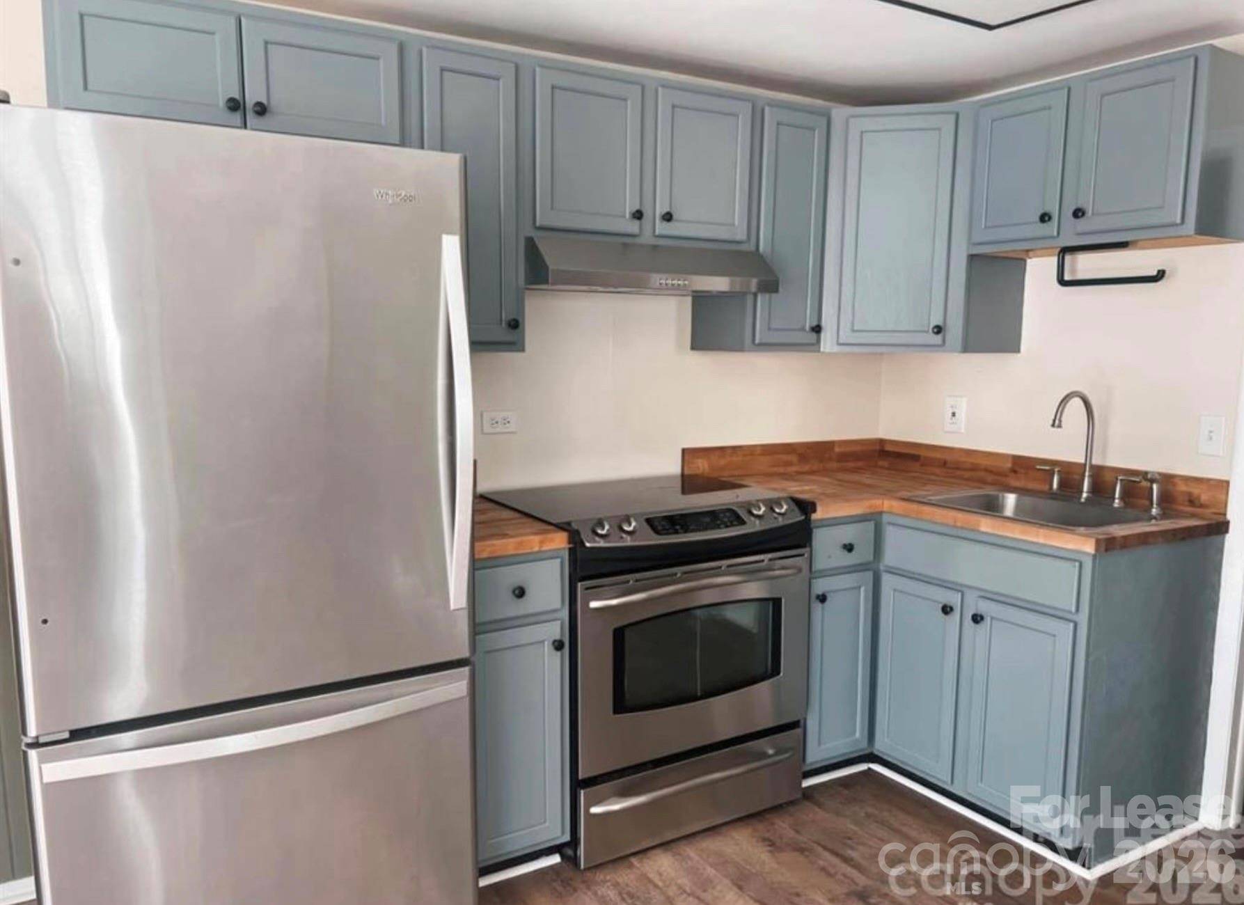 104 Malvern DR, Hendersonville, NC 28739
