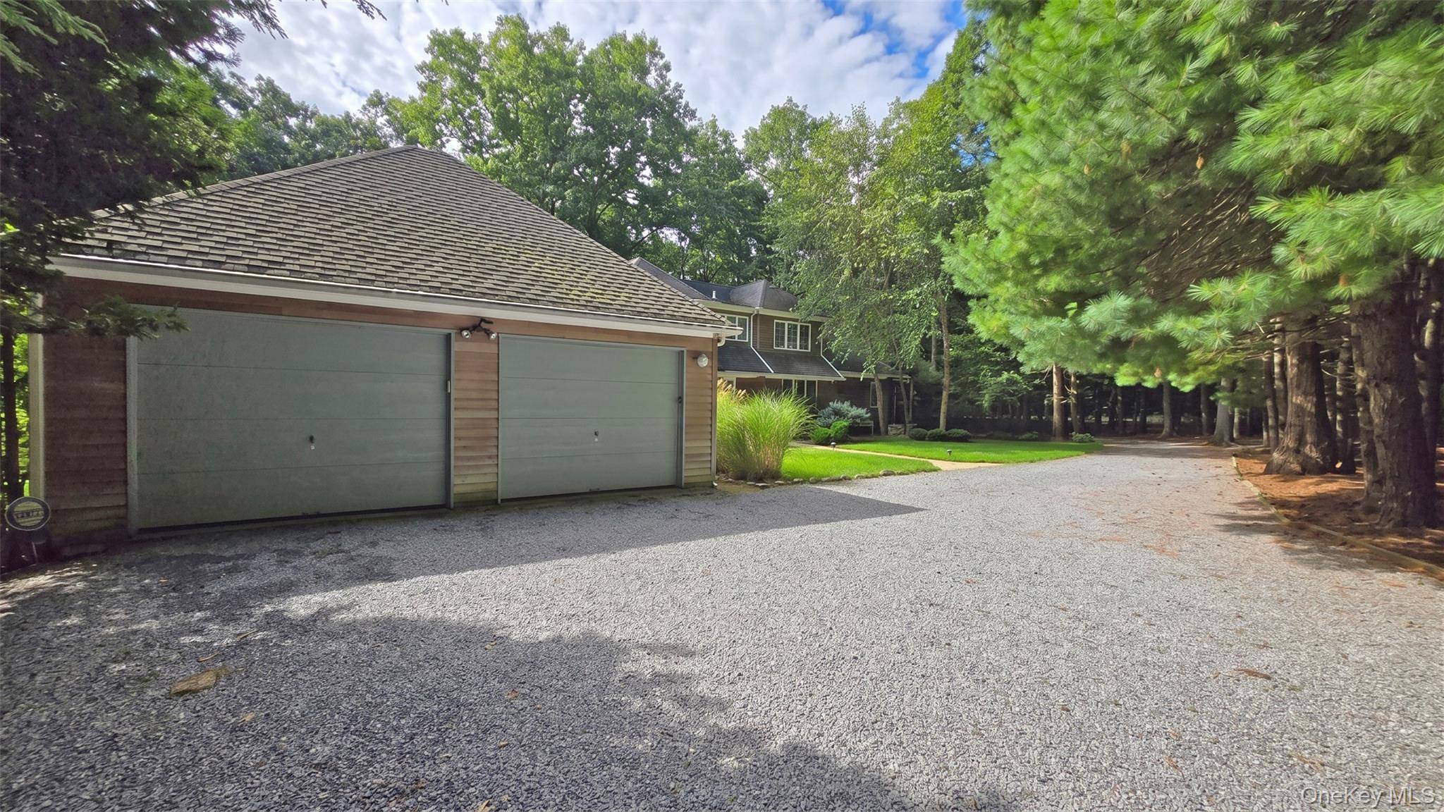288 Water Mill Towd RD, Water Mill, NY 11976