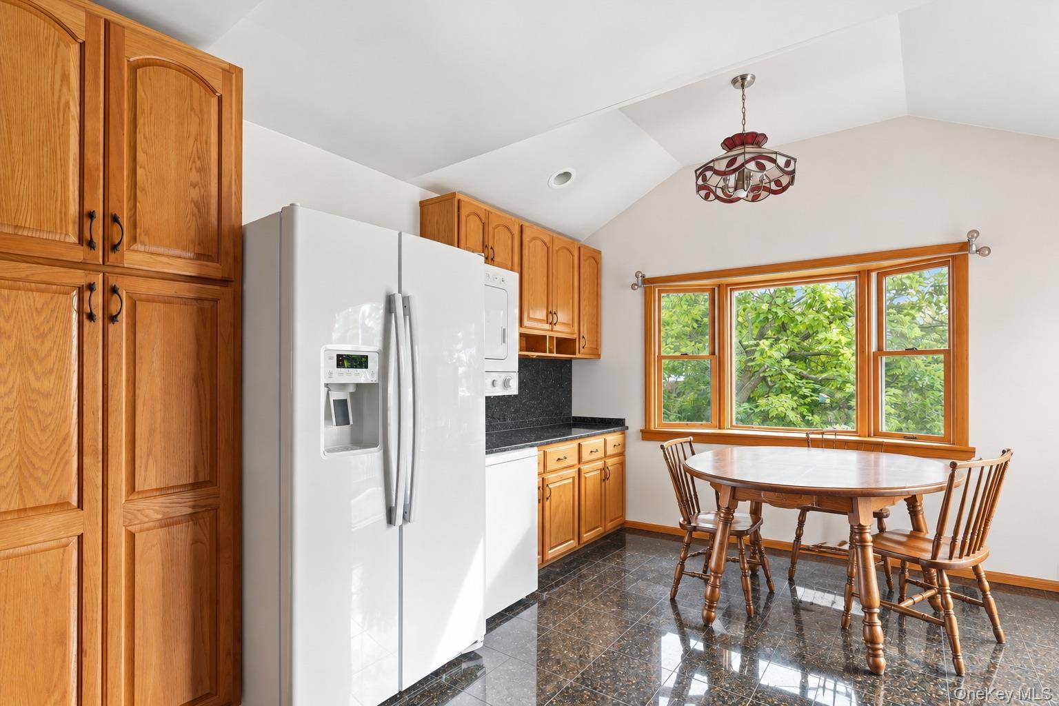 86 Log RD, Patchogue, NY 11772