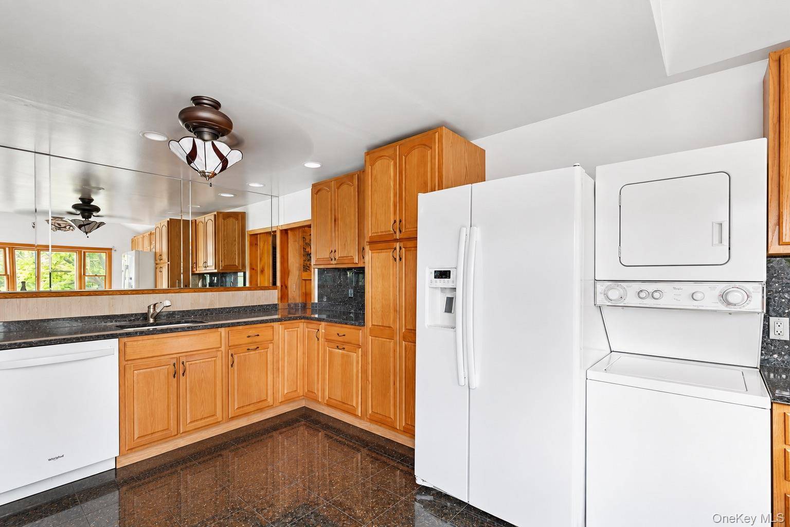 86 Log RD, Patchogue, NY 11772