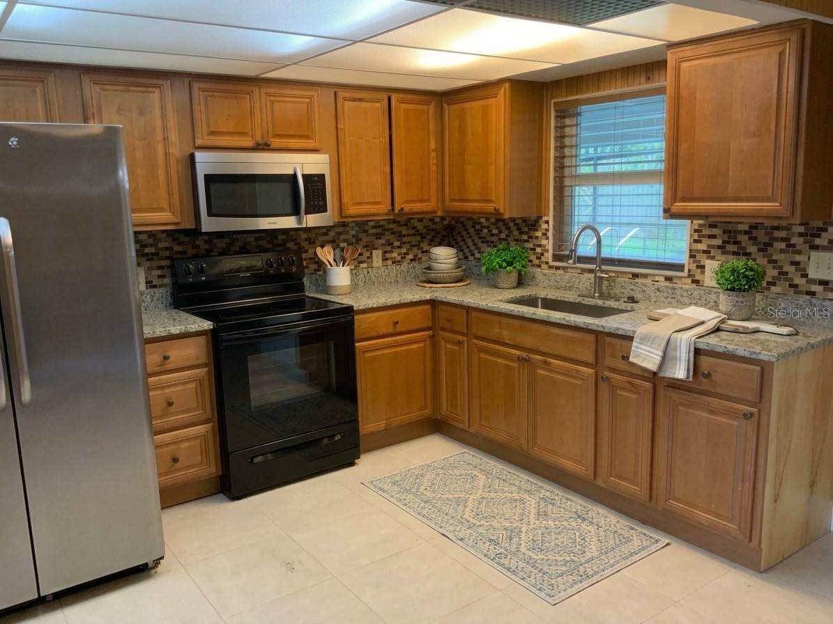 4011 WESTMINSTER DR, Sarasota, FL 34241