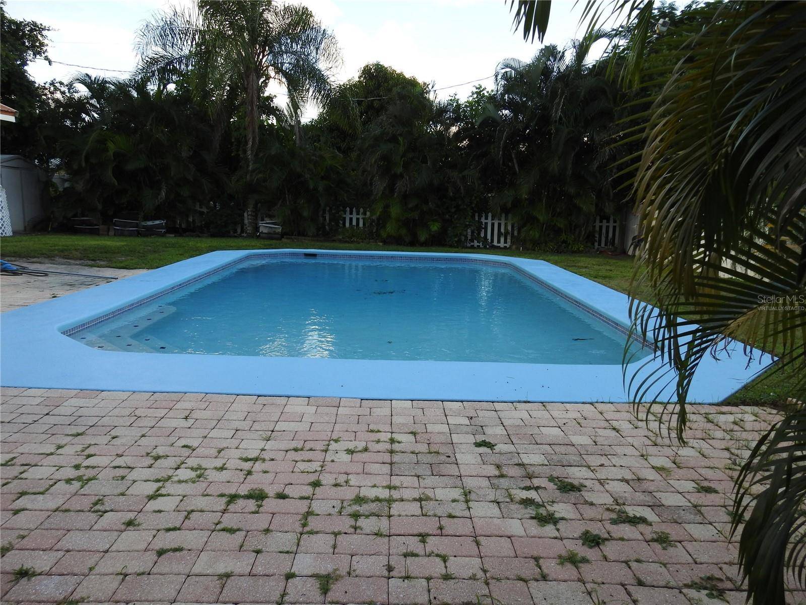 7611 SENRAB DR, Bradenton, FL 34209