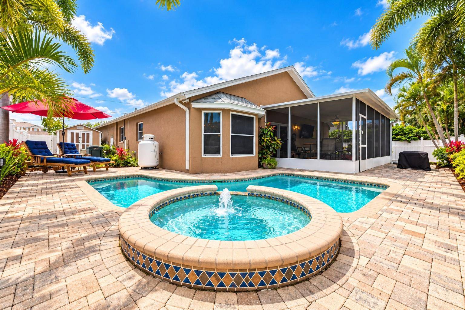 10612 LAKE VISTA DR, Seminole, FL 33772