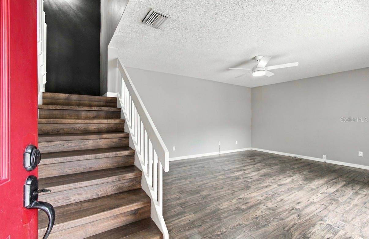 15431 W POND WOODS DR #15431, Tampa, FL 33618