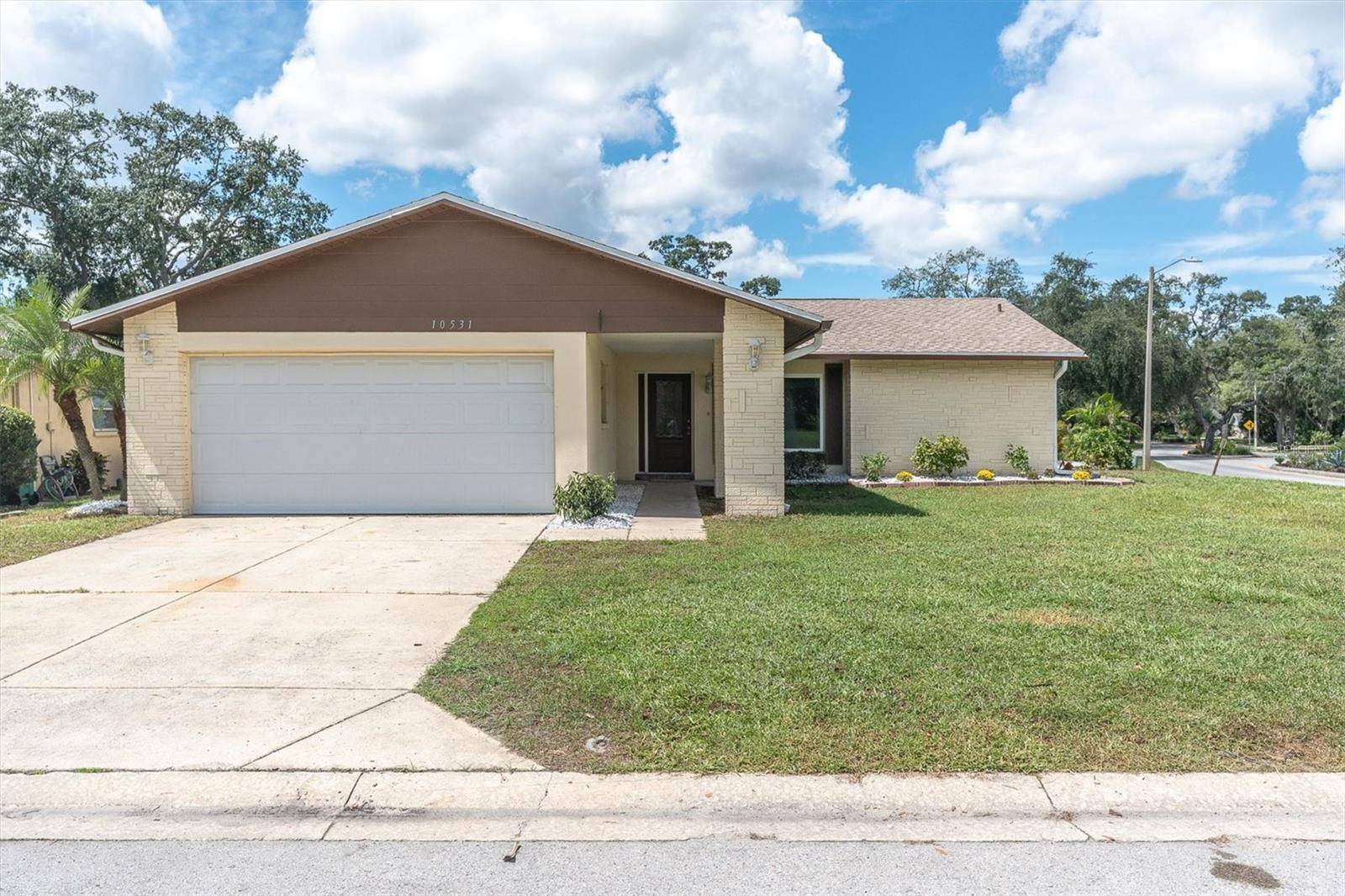 10531 MEADOW HILL DR, Port Richey, FL 34668