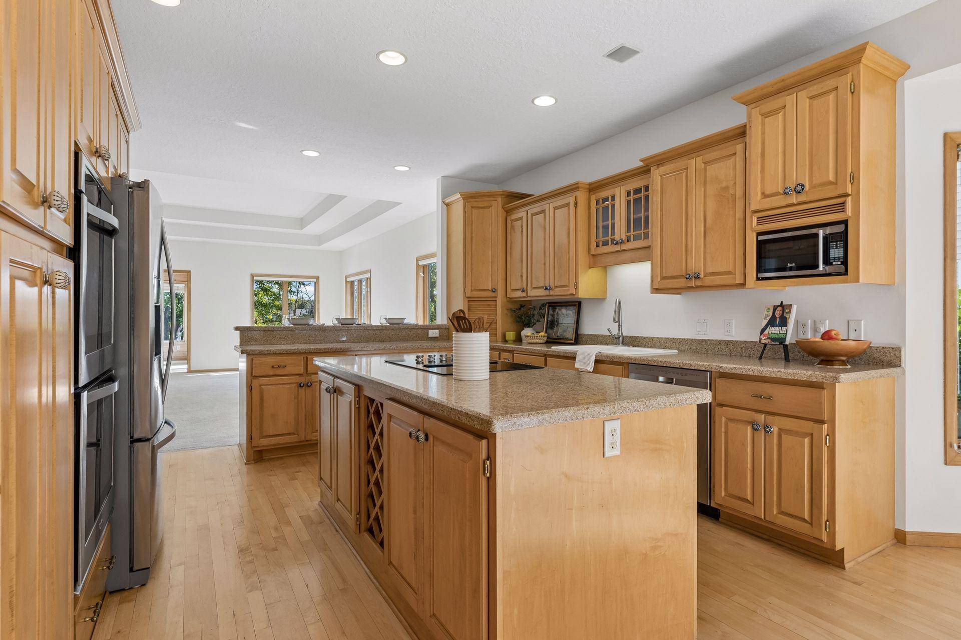 9296 Tewsbury BND, Maple Grove, MN 55311