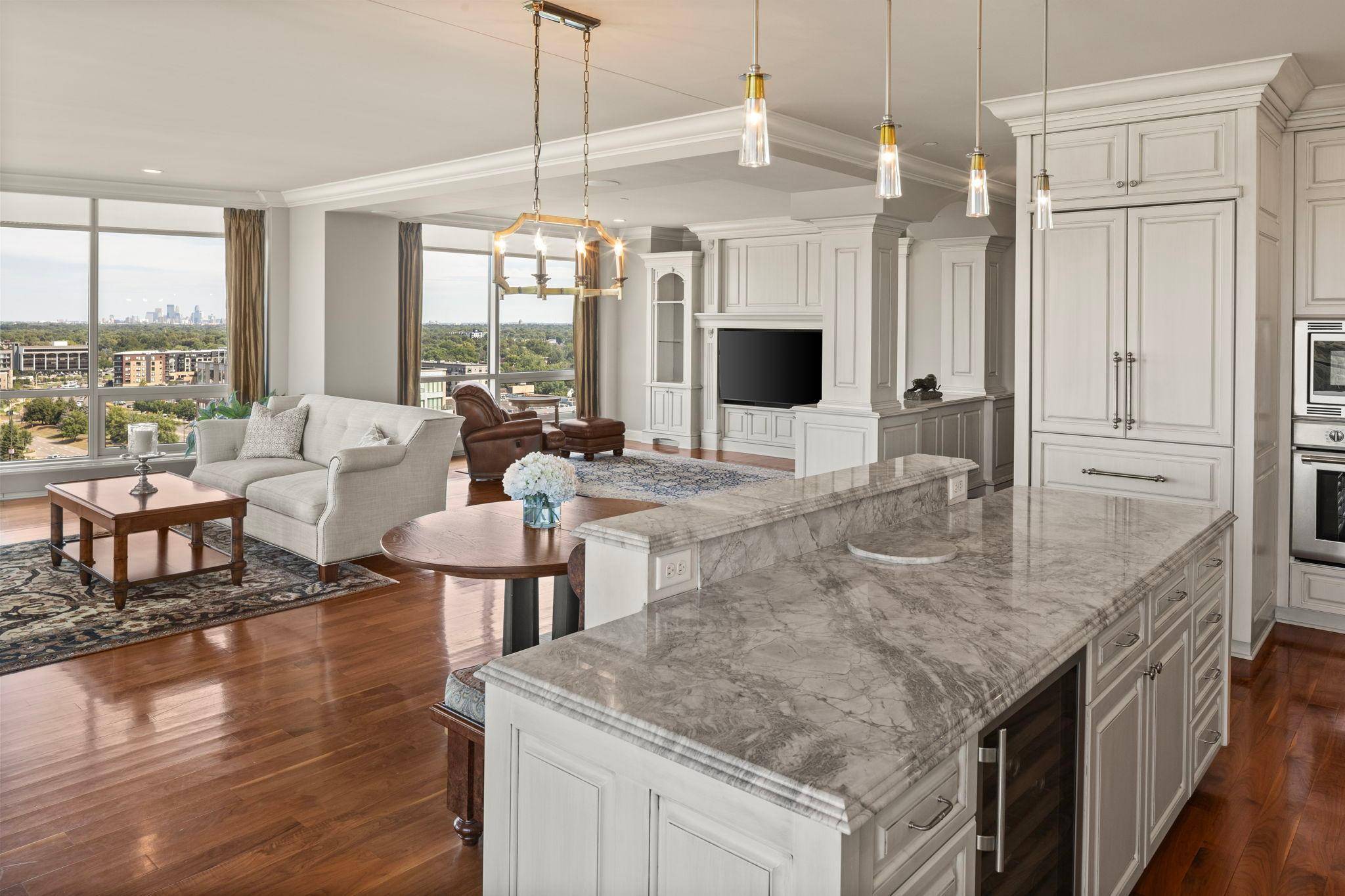 3209 Galleria #1302, Edina, MN 55435