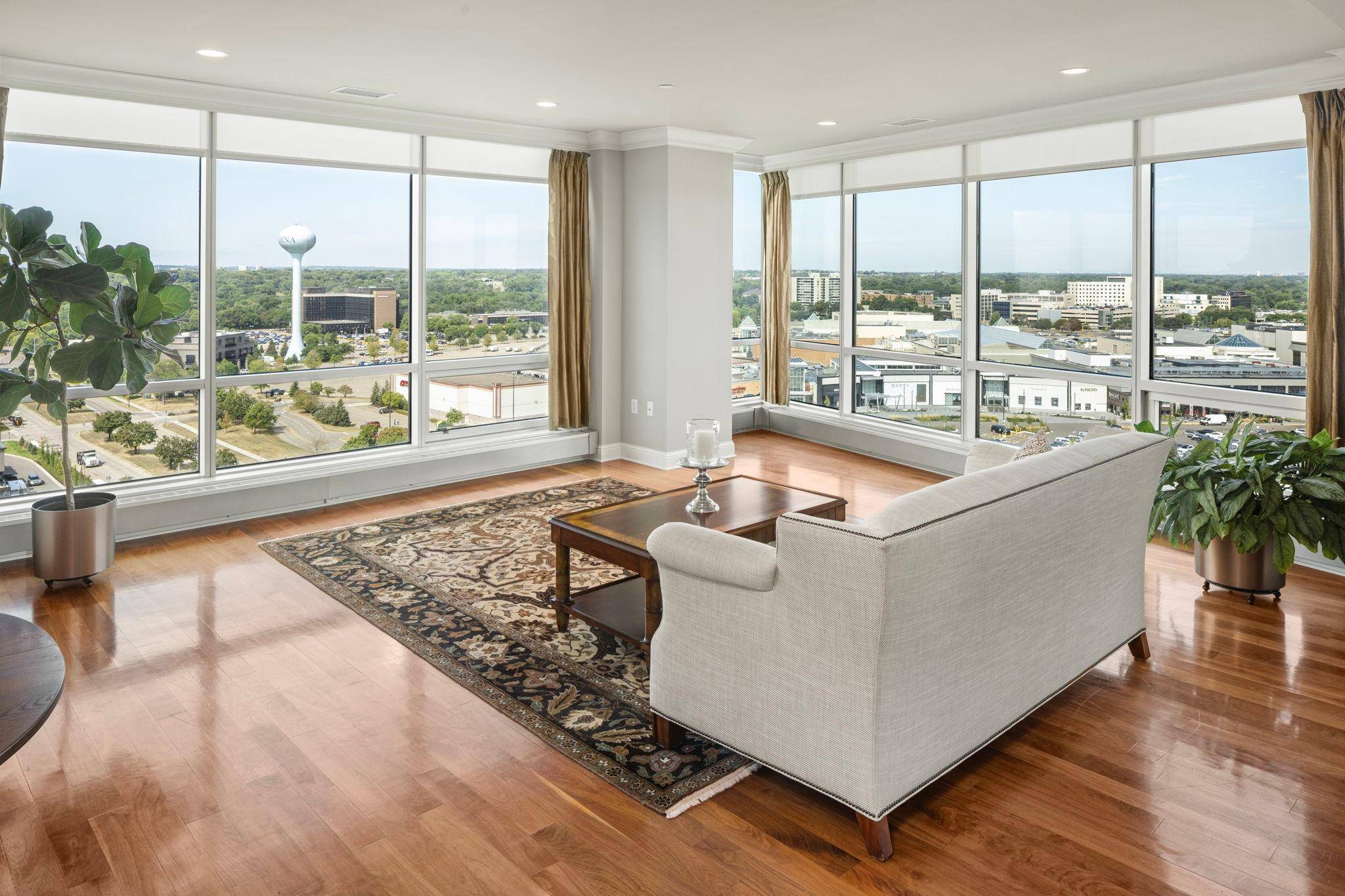 3209 Galleria #1302, Edina, MN 55435