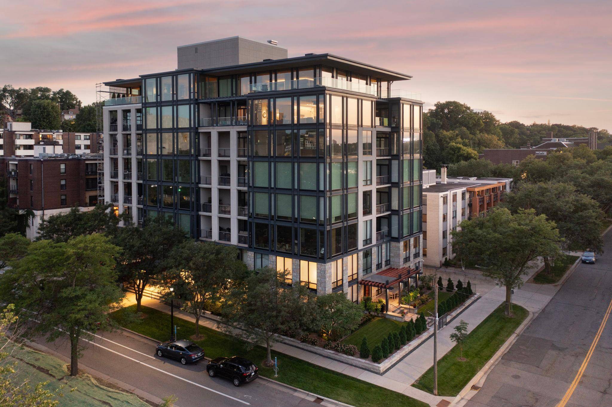 301 Kenwood Pkwy #801, Minneapolis, MN 55403