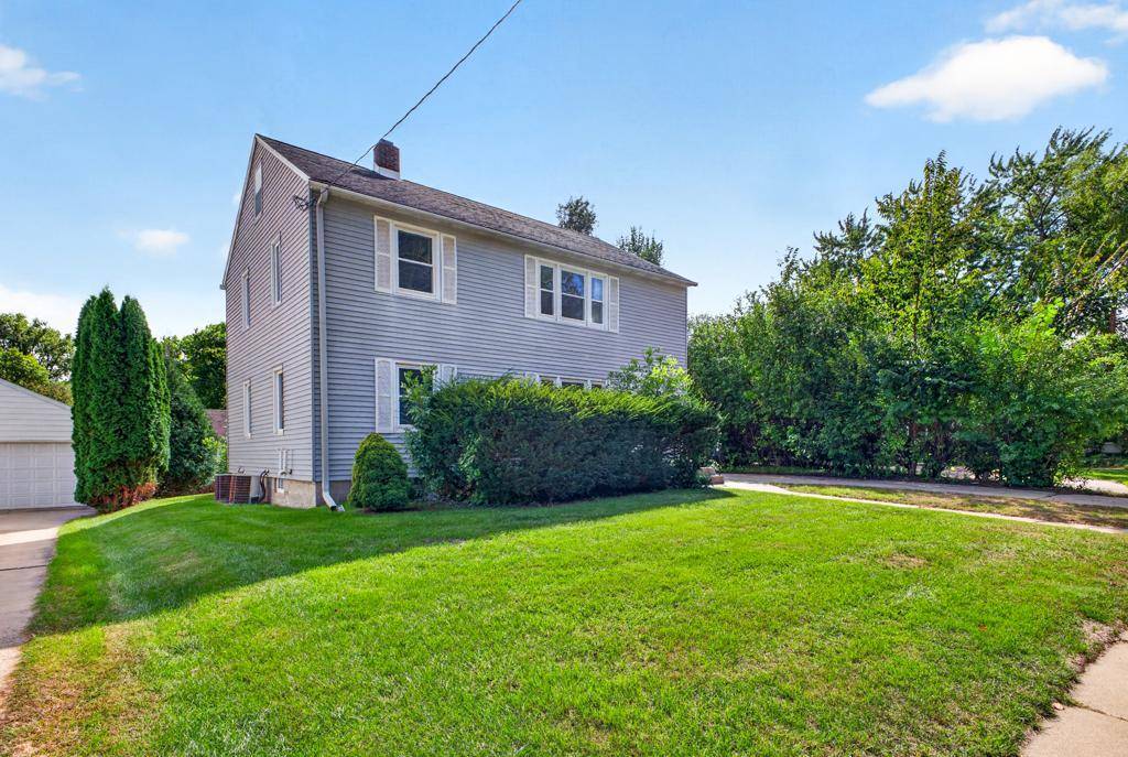 812 11th ST SW, Rochester, MN 55902