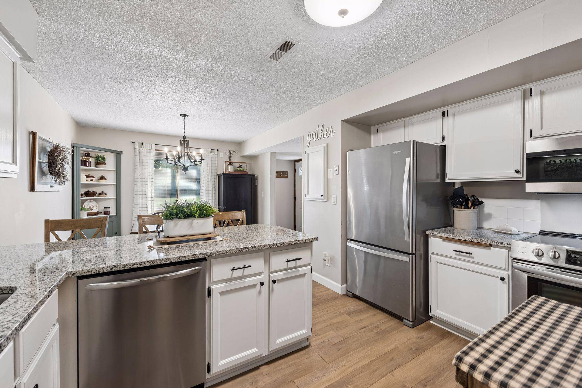 4679 Jackstone PT, Eagan, MN 55122