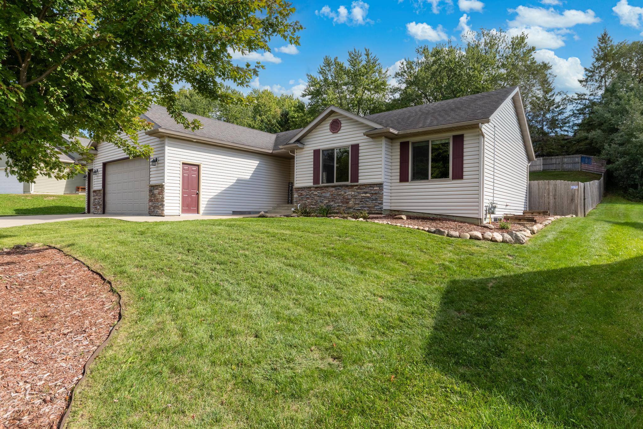 2086 20th ST, Zumbrota, MN 55992