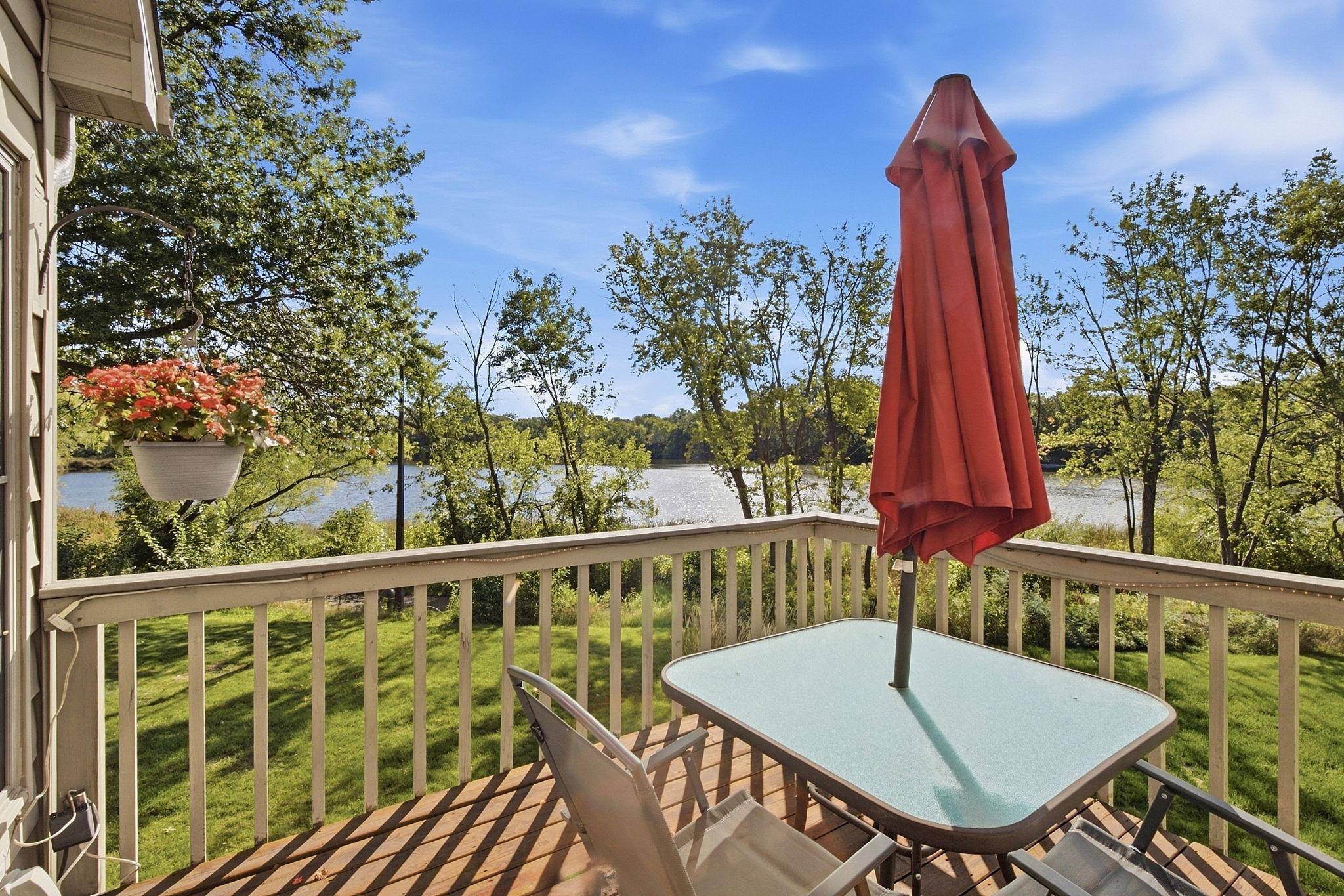 630 Sullivan LN NE, Columbia Heights, MN 55421