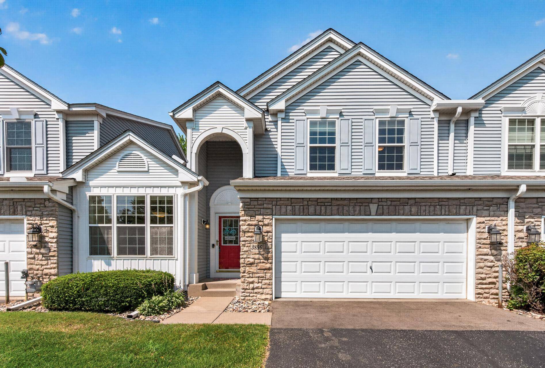 3896 Darling DR, Woodbury, MN 55125