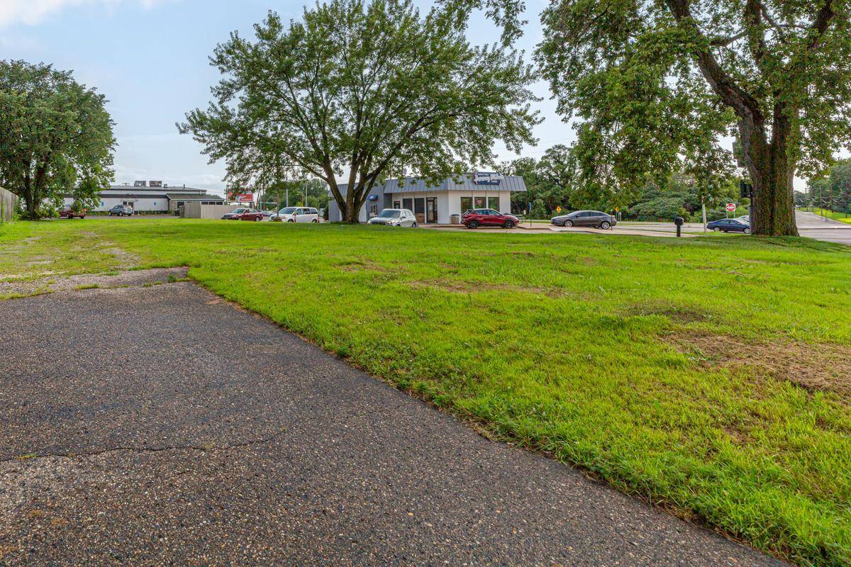 1425 4th ST NW, Faribault, MN 55021