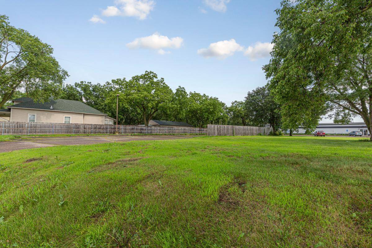 1425 4th ST NW, Faribault, MN 55021