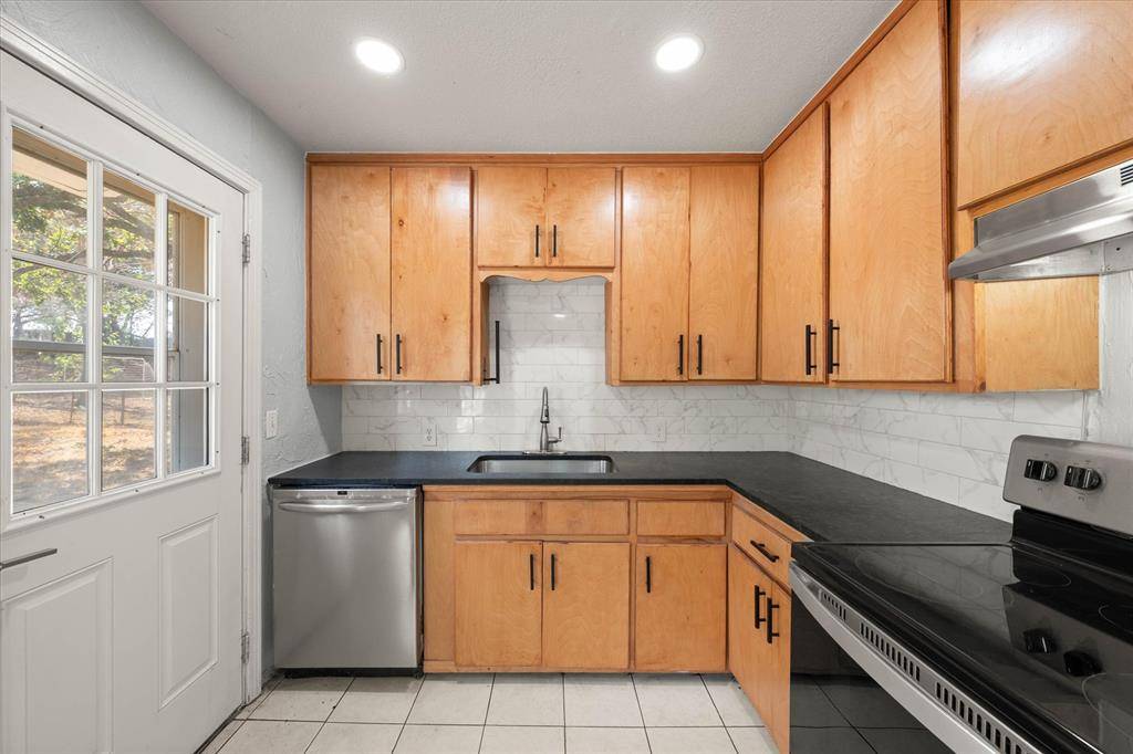 5802 NW 24th ST, Oklahoma City, OK 73127