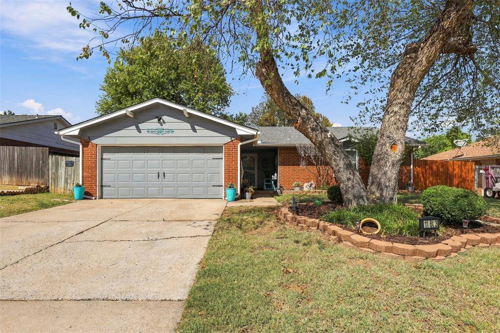 11613 Lochwood DR, Yukon, OK 73099