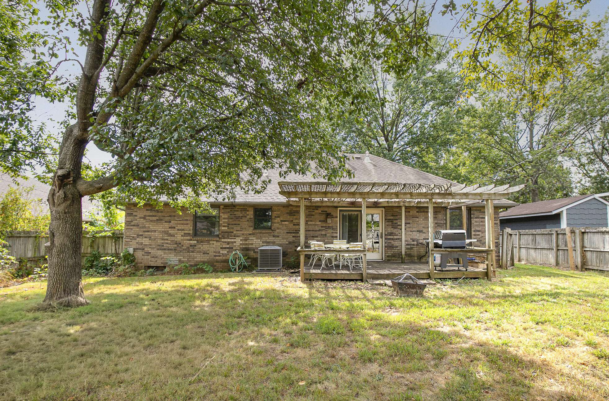 3917 W Harrison ST, Springfield, MO 65802