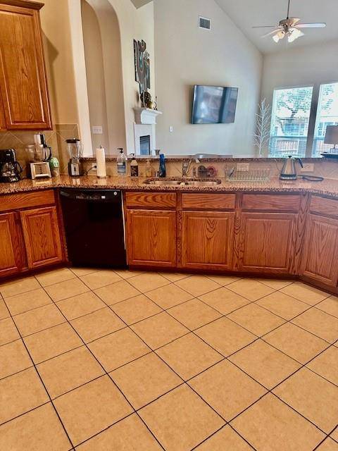 1005 Trailwood Drive, Desoto, TX 75115