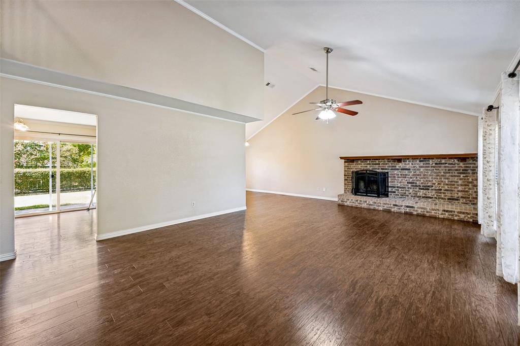 400 Harrington Lane, Euless, TX 76039