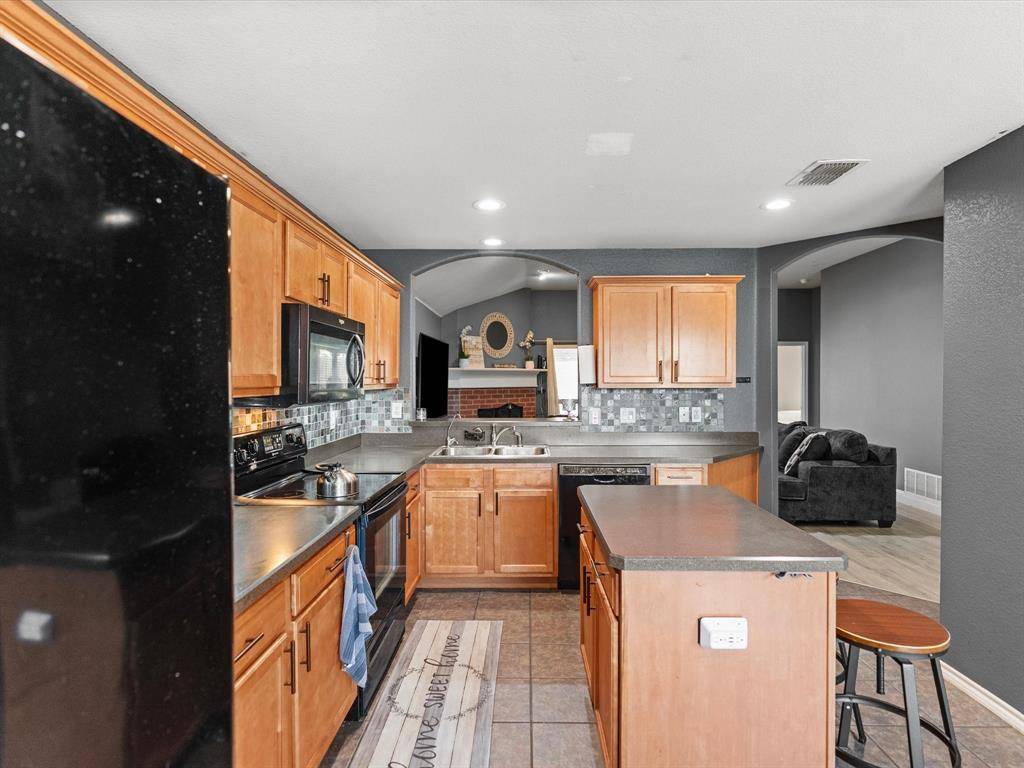 6504 Sierra Madre Drive, Fort Worth, TX 76179